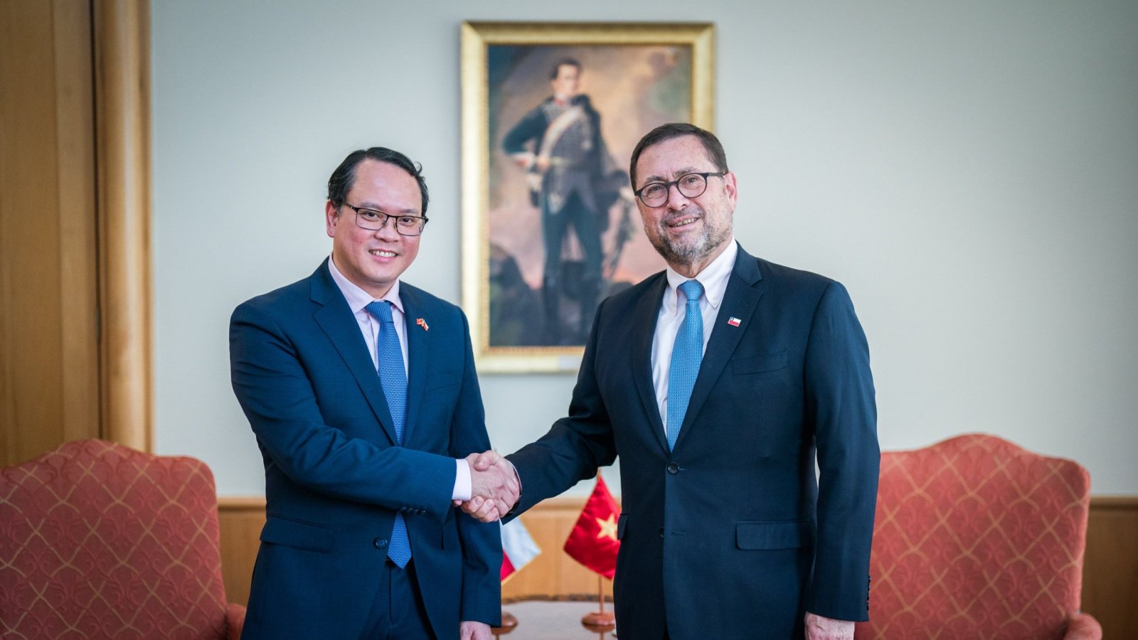 Canciller se reúne con el embajador de Vietnam en Chile