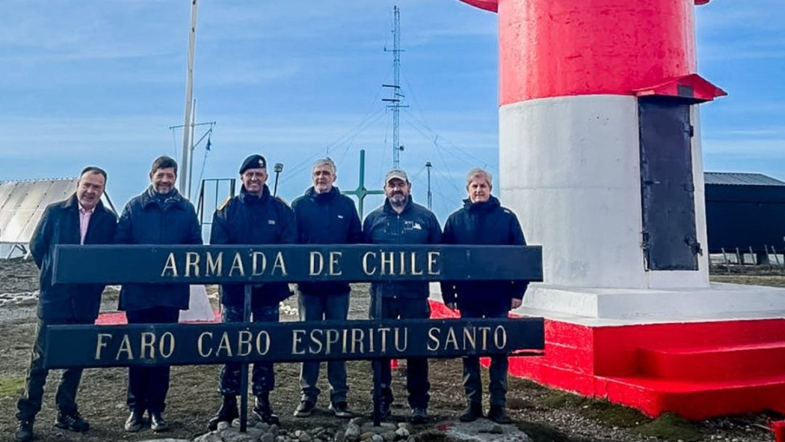 Ministro Pérez Mackenna envía delegación de Cancillería a Magallanes