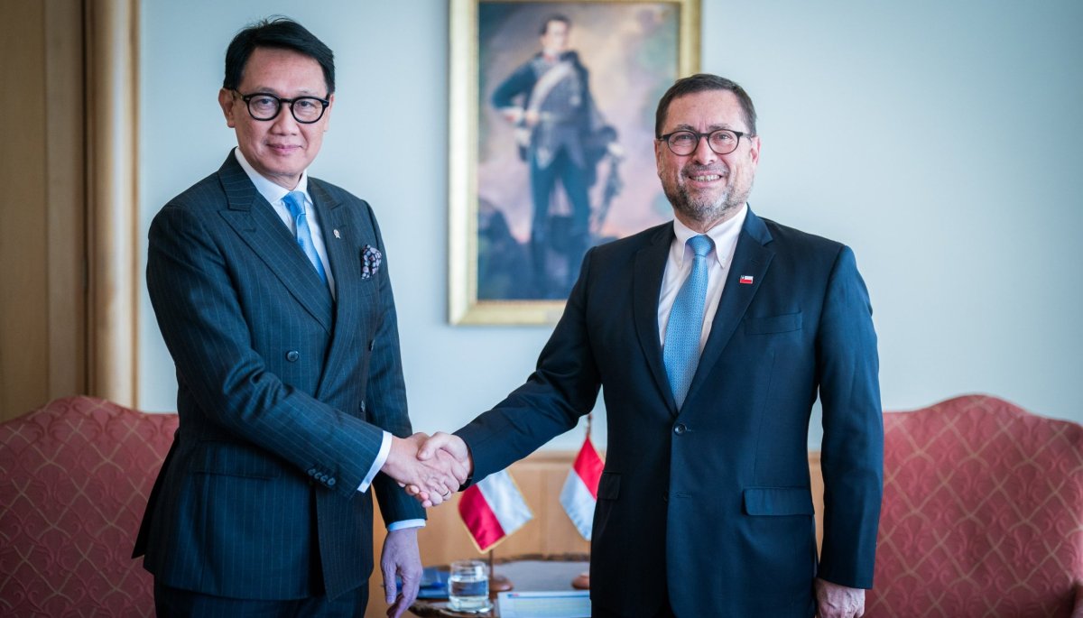 Pérez Mackenna Meets Oegroseno to Discuss RCEP