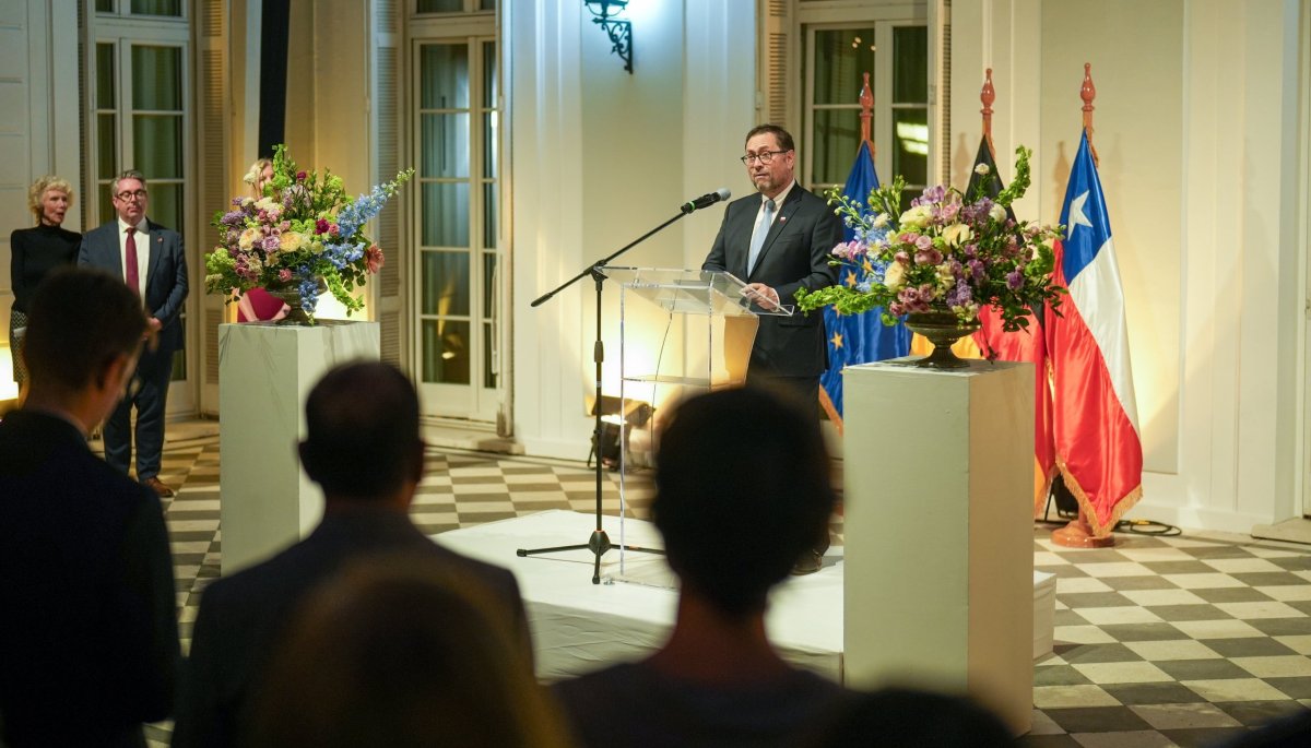 Minister Pérez Mackenna Meets with German Envoy
