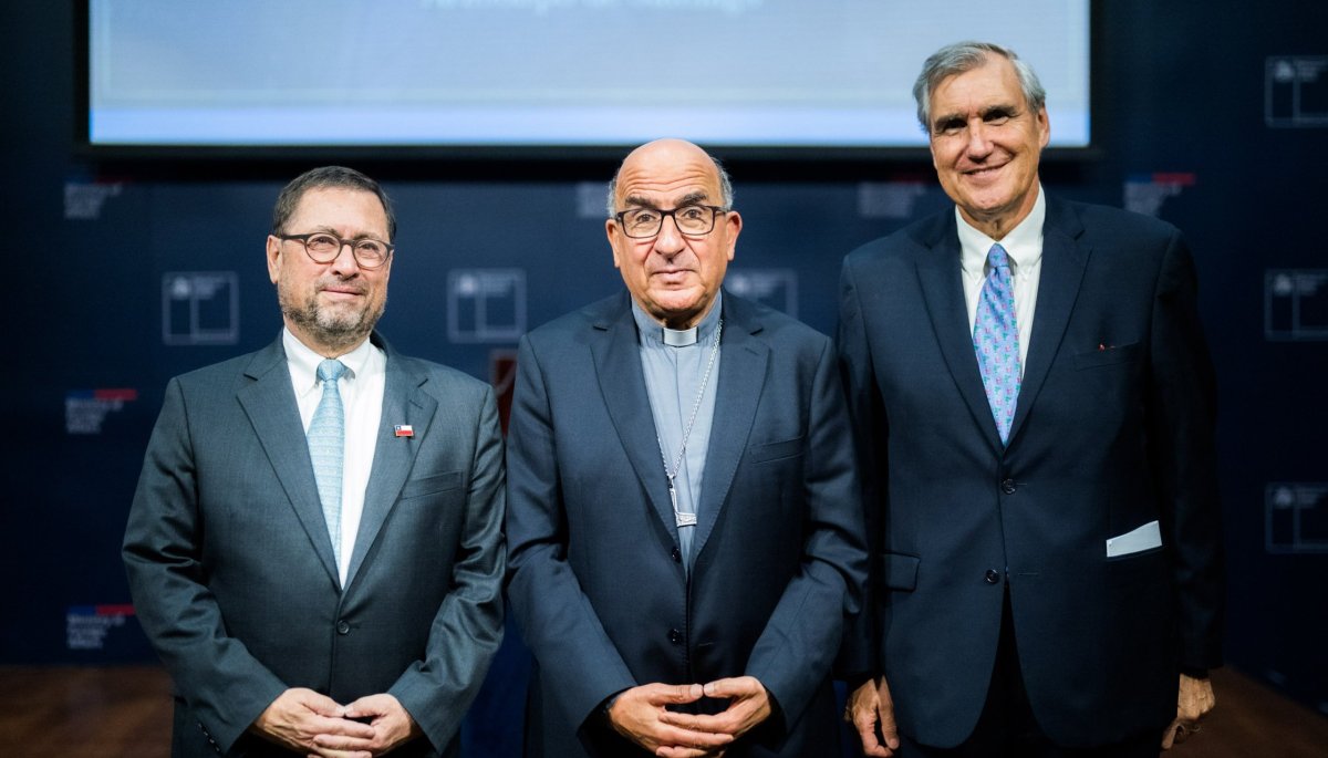 Minister Pérez Mackenna Discusses AI with Chomali