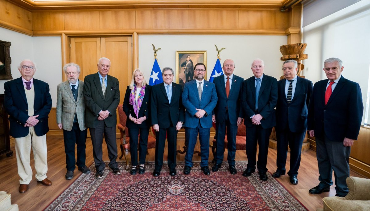 Pérez Mackenna Meets with Giant Magellan Telescope Team