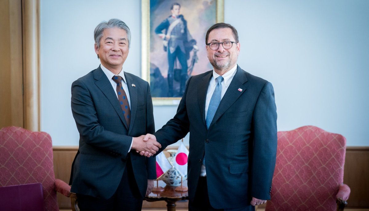 Minister Meets Envoy to Discuss Rail Funding