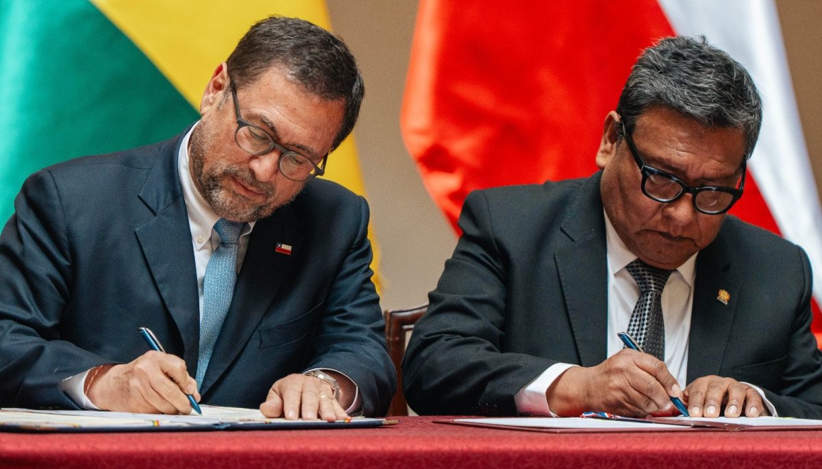 Chile and Bolivia Sign Rail Funding Agreement