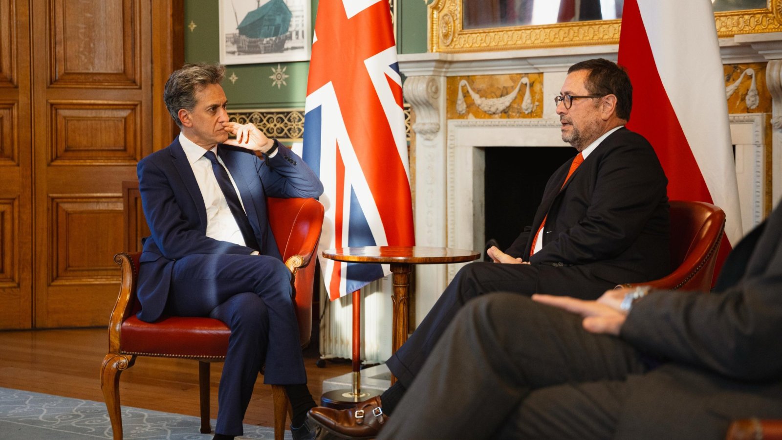 Canciller Pérez Mackenna se reúne en Londres con el ministro de Relaciones Exteriores de Reino Unido