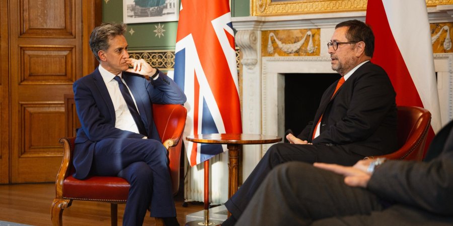 Canciller Pérez Mackenna se reúne en Londres con el ministro de Relaciones Exteriores de Reino Unido
