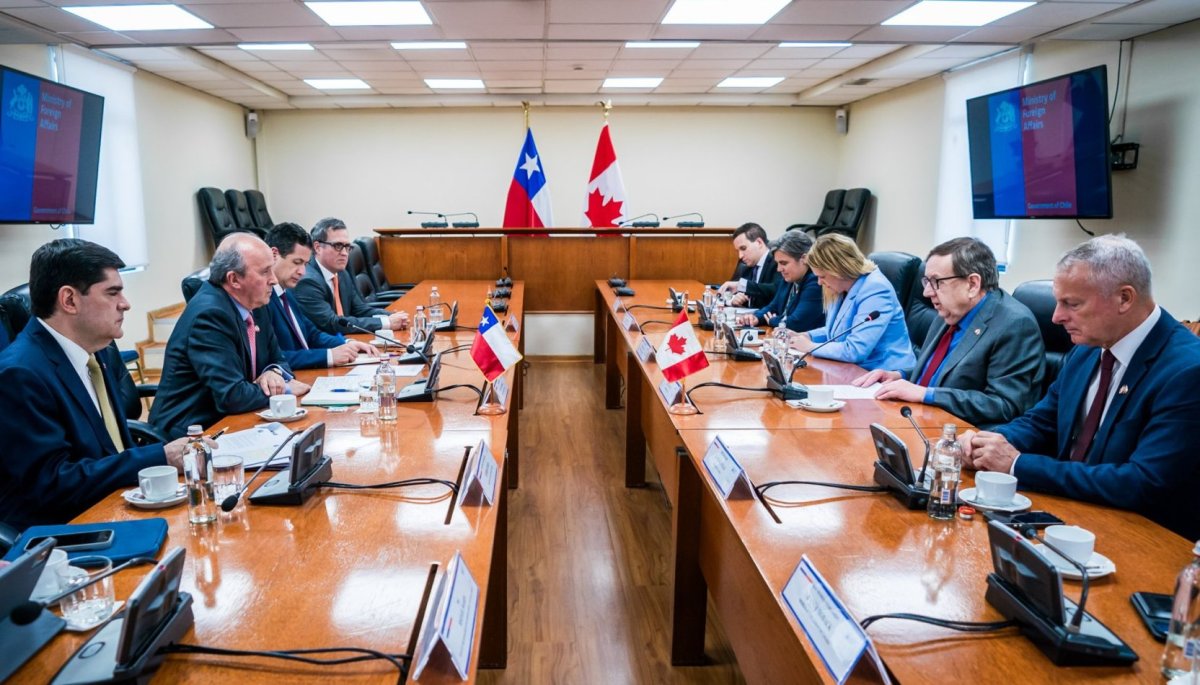 Minister Torres Meets Turkish Envoy to Discuss Rail Funding
