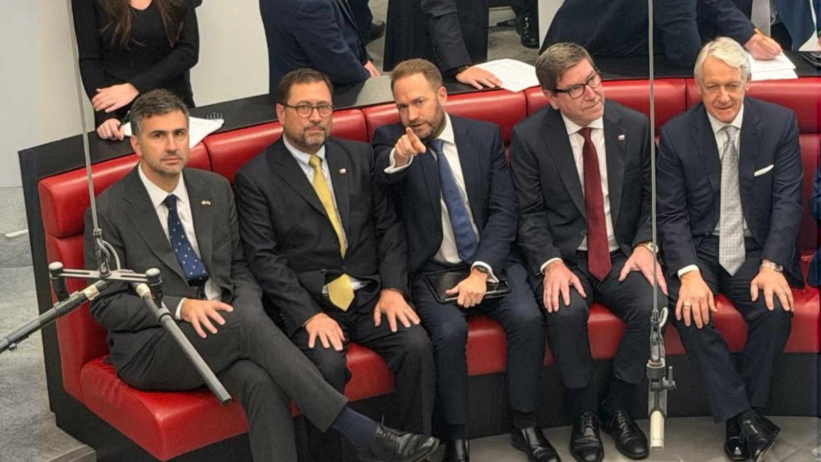 Canciller Pérez Mackenna culmina visita a Reino Unido con reunión en la Bolsa de Metales de Londres: “Estamos abriendo oportunidades para Chile”